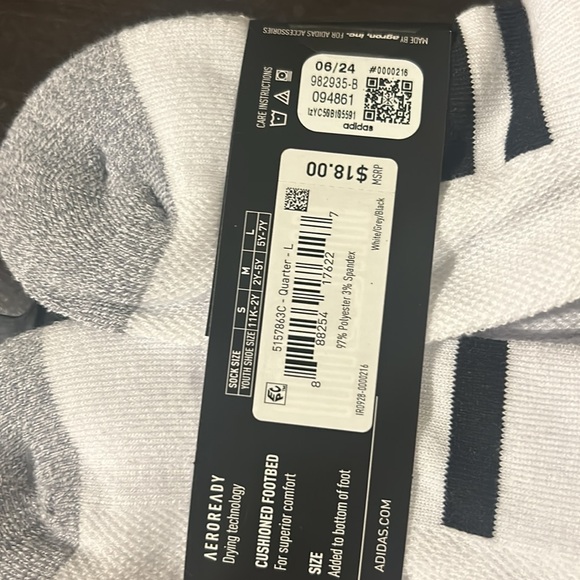 Adidas Youth Cushioned Aeroready 6 Pair Quarter Socks - NWT - Picture 4 of 4